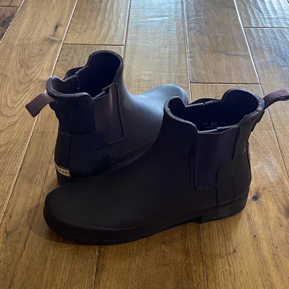 Hunter Women’s Dark Purple Chelsea Boots